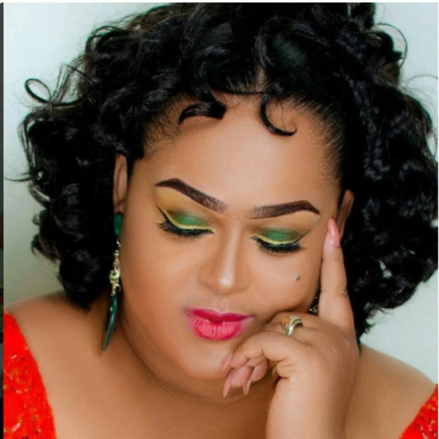 Vivian Jill Mesmerizes Her Fans With Breathtaking Pictures On Her Birthday