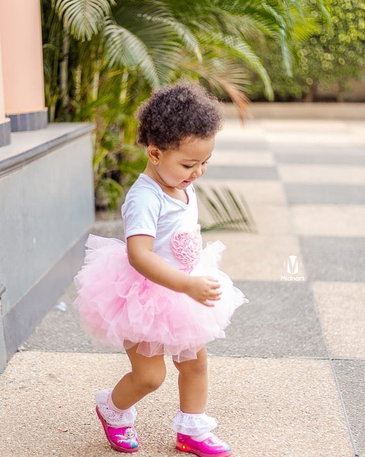 Photos: One Year Old Baby Exhibits Her Modelling Skills