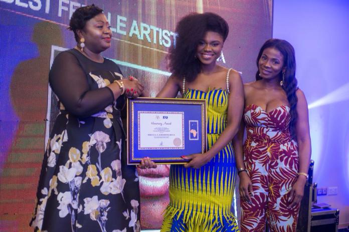 Becca Honored As African Female Artiste Of The Year At APAwards