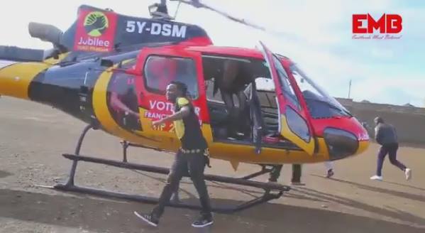 Bahati touches down in Kayole aboard Jubilee helicopter to campaign for Embakasi East aspirant (Photos)