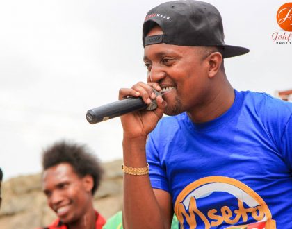 Mambo Mseto host Mzazi Willy Tuva leaves many confused after sharing a photo hanging out with his handsome twin