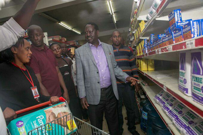 The truth about employees ‘sacked’ after attending to Raila when he shopped at Uchumi Supermarket and found no unga