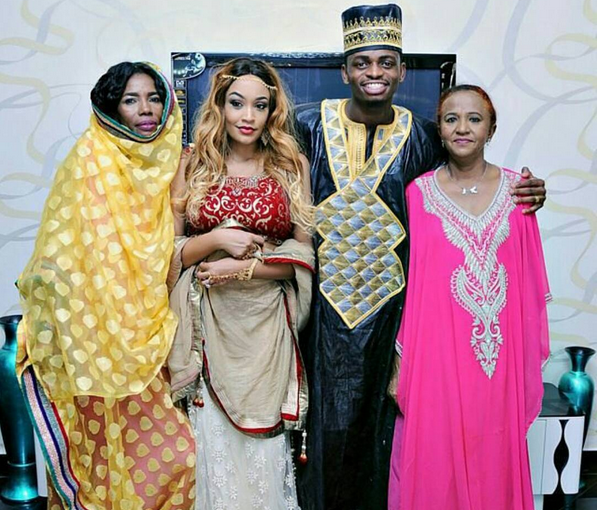 Diamond Platnumz and his mum fly to Uganda to visit Zari’s family after losing their mother (Photos)