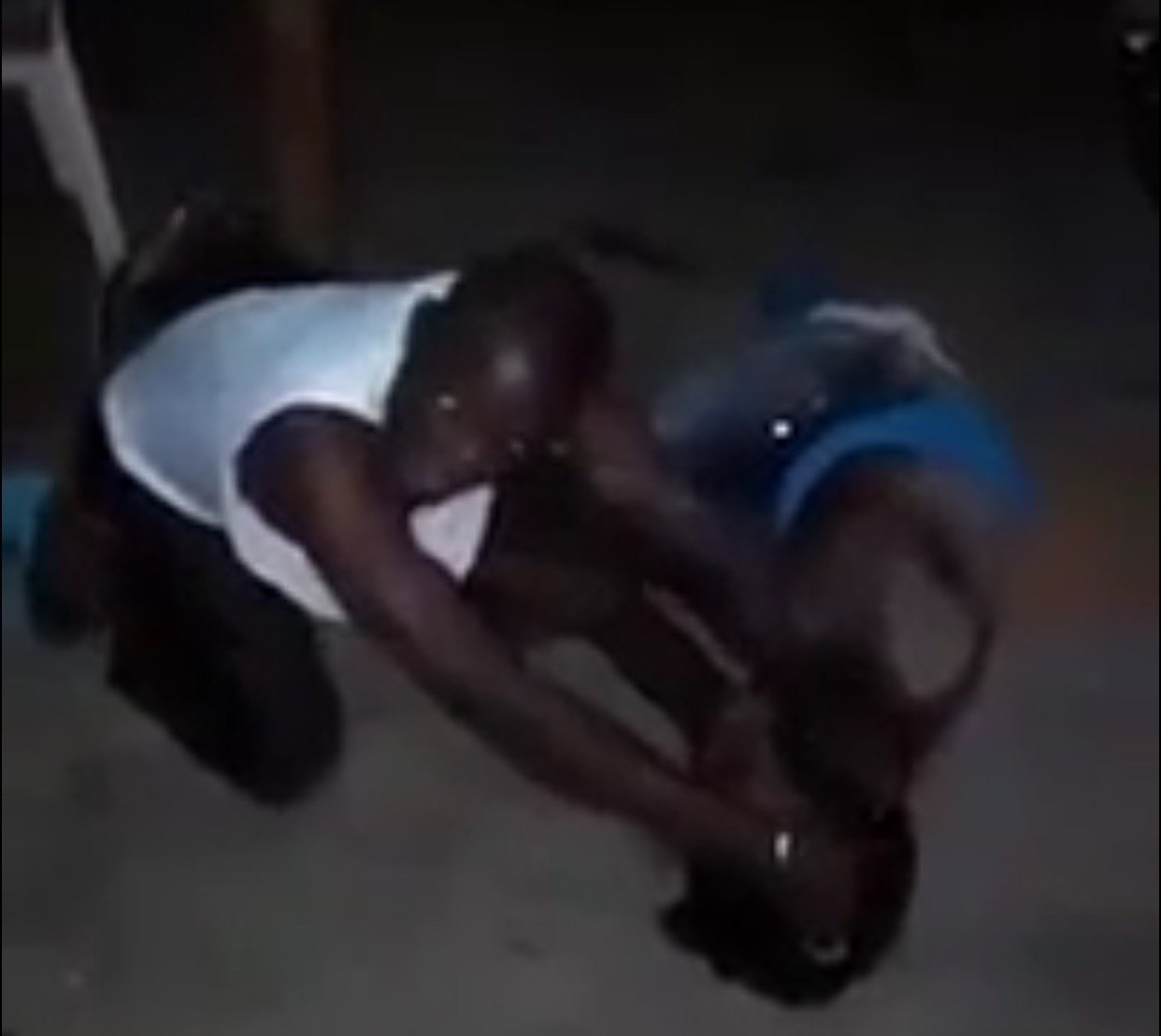 Luhya man beats woman senselessly after she grabbed his manhood in local pub in Nairobi (video)