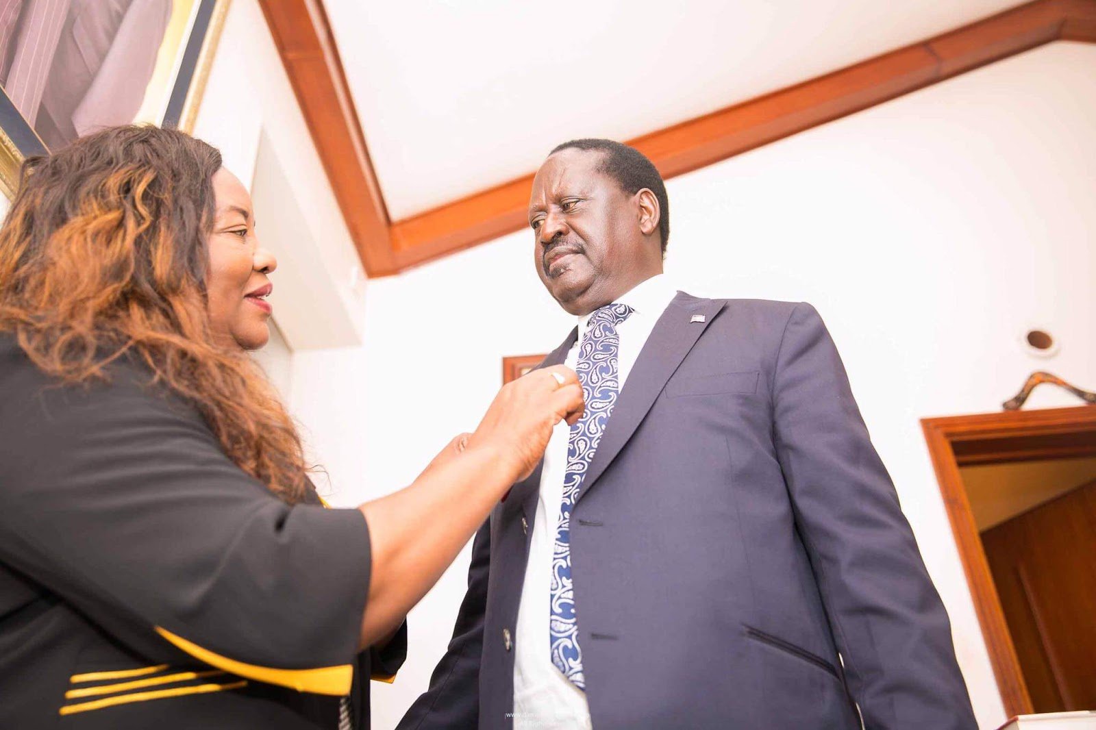 Beautiful photo of Raila Odinga kissing his wife, Ida Odinga on the mouth