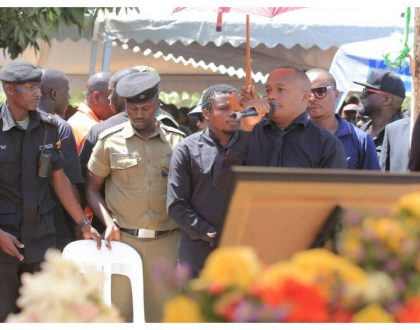 Jaguar and Chipukeezy represent Kenyan celebrities at Mowzey Radio's funeral (Photos)