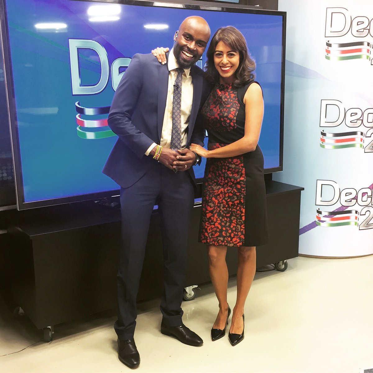 Seasons of blessings!! Yet another top news anchor is pregnant, shares photos of baby shower