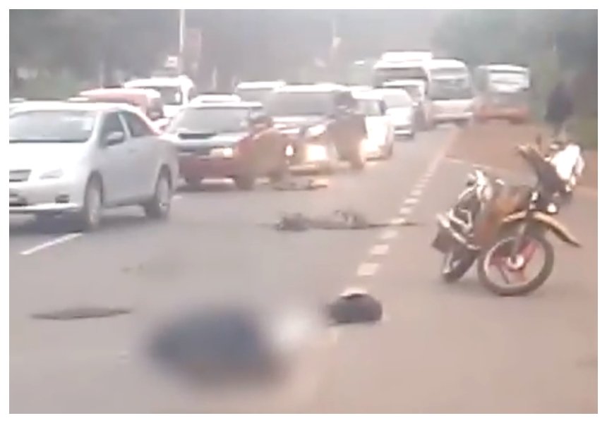 Nairobi commuter killed instantly after tout pushes him out of a moving City Shuttle bus (Video)