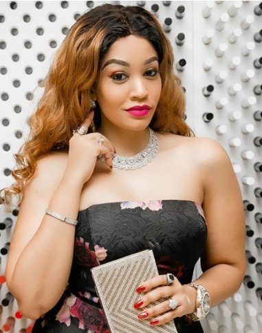 Zari thanks her fans for always supporting her after clocking 4 Million followers on Instagram