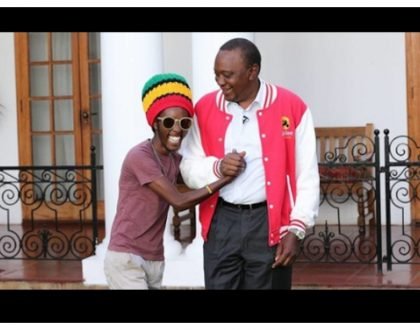 President Uhuru hangs photos of Lulu Hassan, Kanze Dena and Mbusi on the wall at State House (Photos)