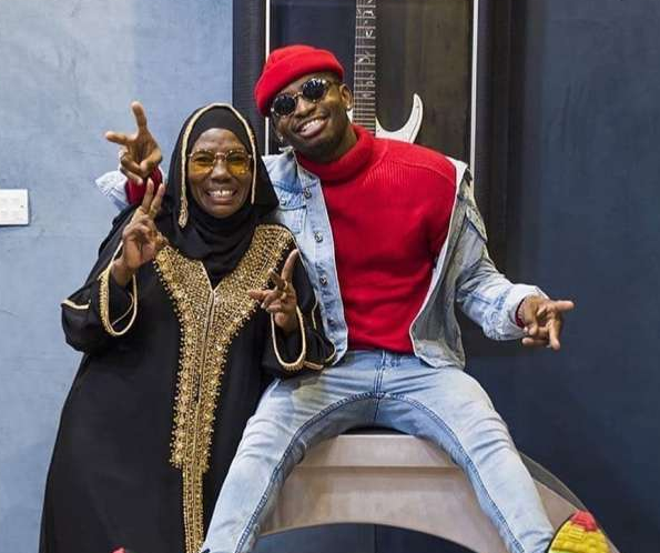 The expensive gifts Diamond gave his mother after returning home from recent US tour 