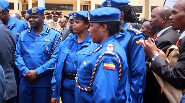 Tanzanians laugh at Kenyans over ugly uniforms after Uhuru unveiled the new Kenya Police uniform