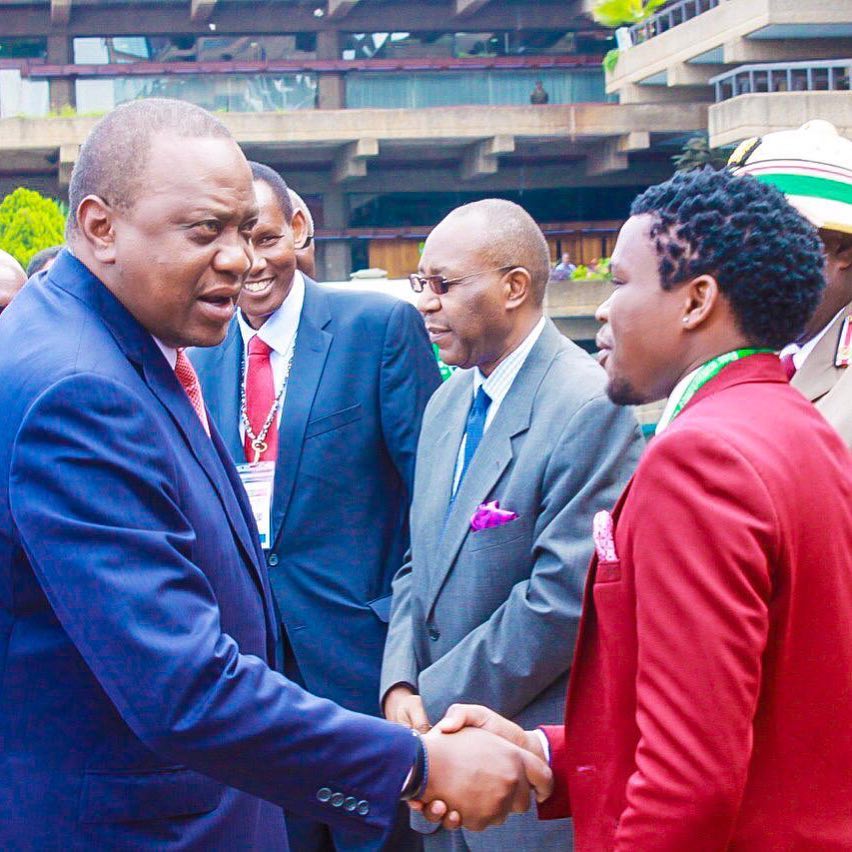 Chipukeezy and president Uhuru Kenyatta at KICC 