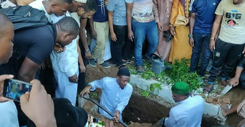 Ali Kiba’s dad laid to rest, Hundreds turn up at the funeral(photos)