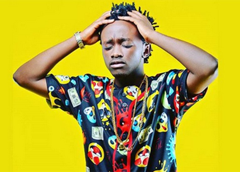 “Endelea kujipiga *unyeto pole pole” Bahati tells female fan