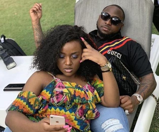 You better shape up Chioma! Davido´s girlfriend slammed on social media after sharing bare photos