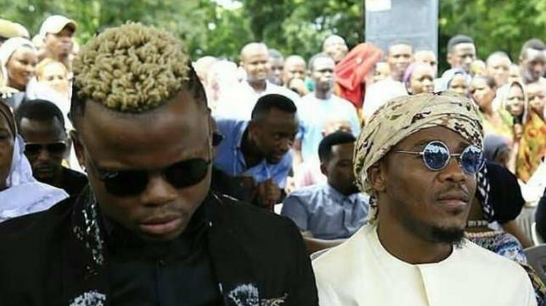 Awkward moment as Alikiba walks out of funeral moments after Harmonize arrived