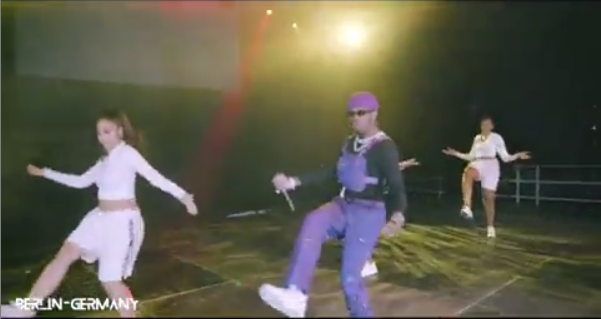 Diamond storms the stage and takes charge of the crowd during his concert in Berlin, Germany [videos]