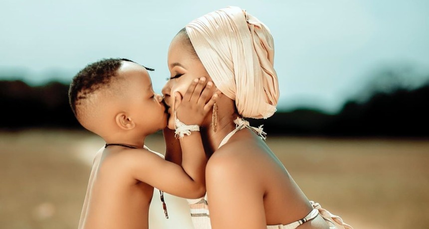 Hamisa Mobetto reminds baby daddy why she does not need him in her life (Photo)