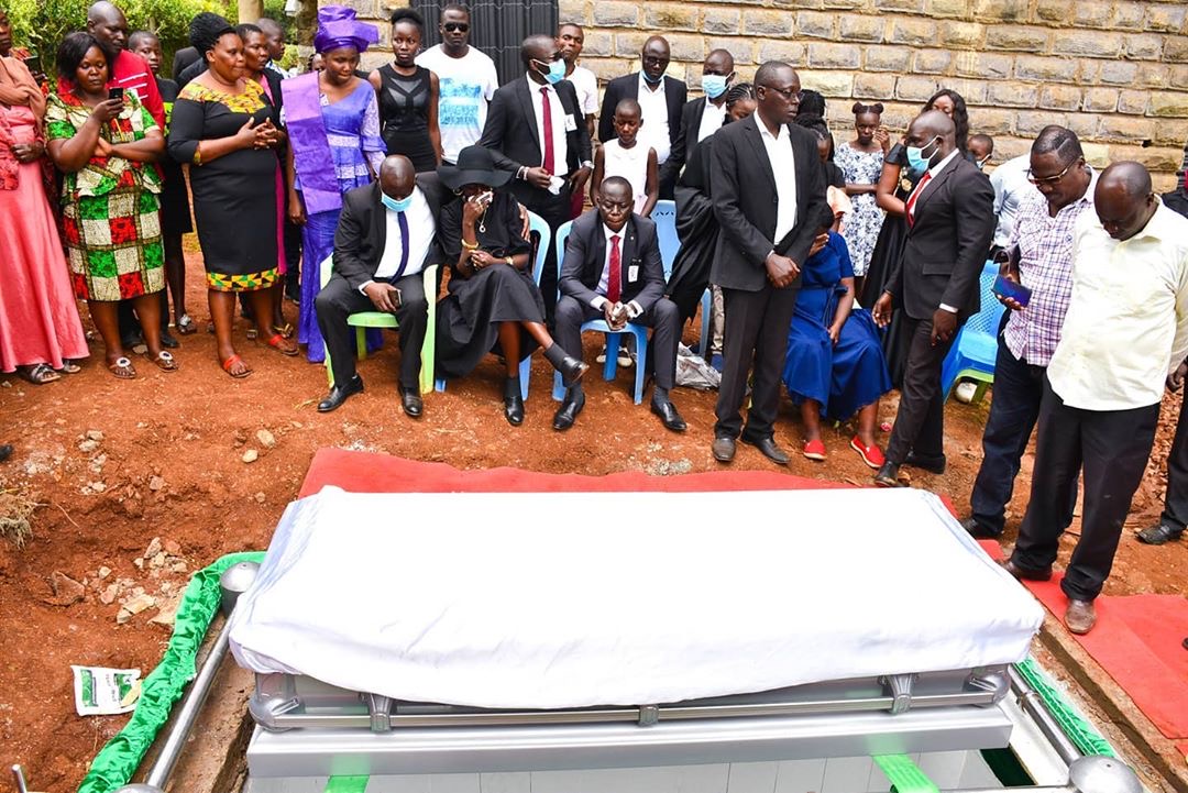 Sad, but It is well! Akothee's brother breaks down during his late wife's final send off (Photos)