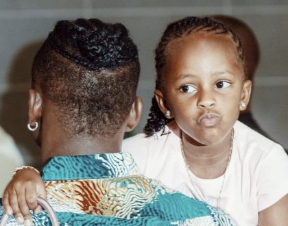 Daddy’s girl! Tiffah breaks down shortly after arriving in SA, demands to see her papa (Video)
