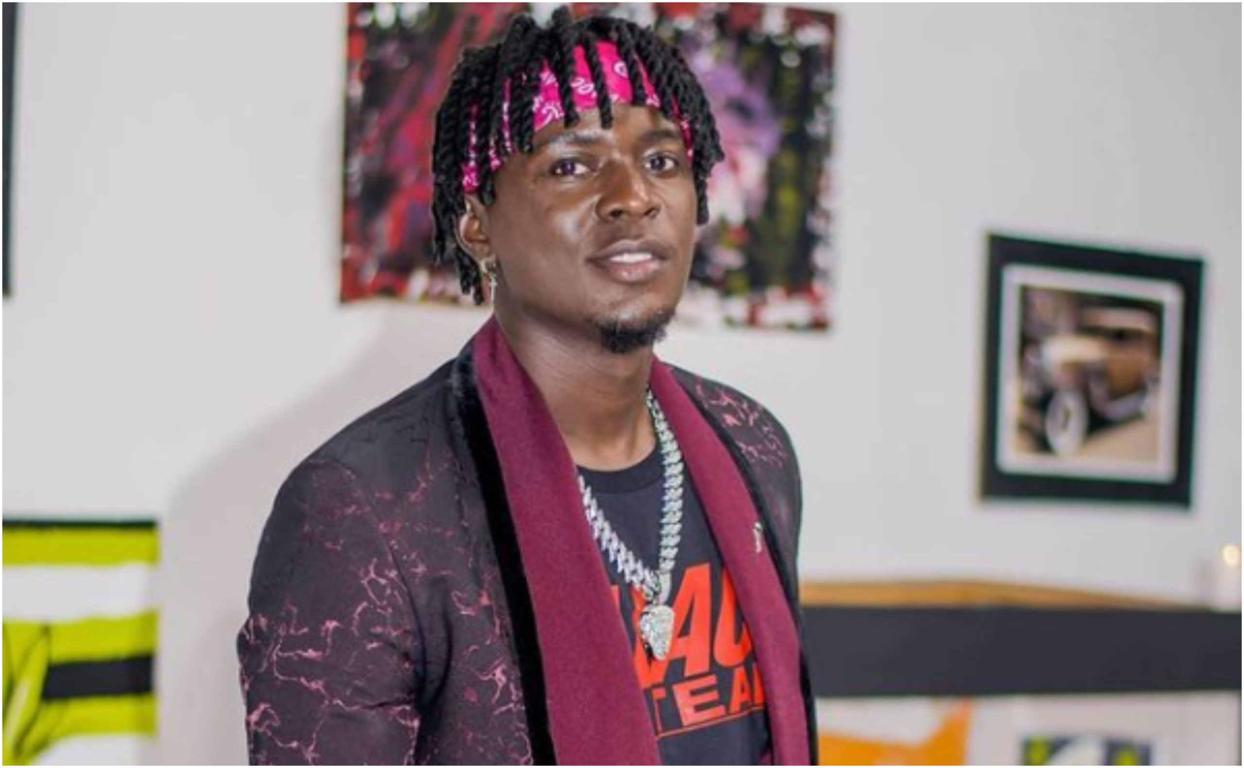 Willy Paul dishes out notes of cash under heavy security in Mathare (Video)