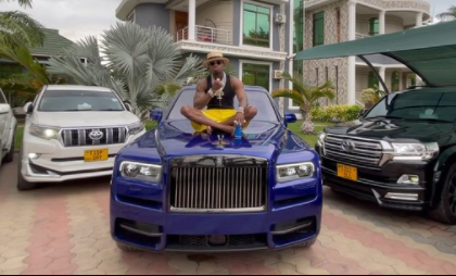Go Getter Indeed! Diamond Platnumz Flaunts His Brand New Rolls-Royce (Video)