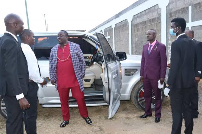 Bishop Kanyari replaces ‘310 panda mbegu’ with  ‘miracle money’ encourages his congregation to give back to God
