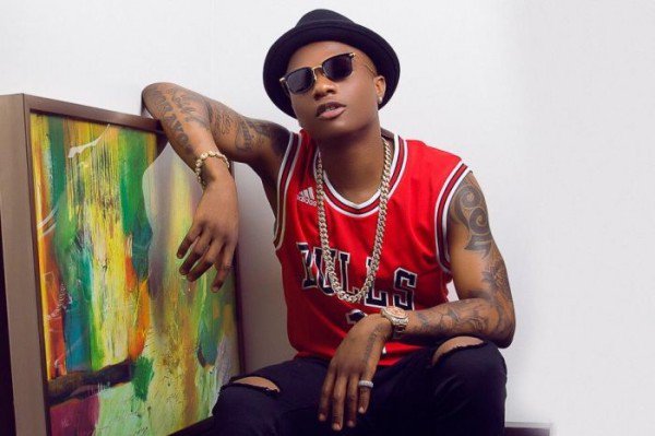 Fan Attacks Wizkid on Stage, Causes Singer to Miss a Step (Video)