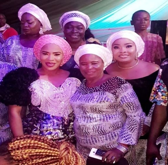 Photos of Fathia Balogun and other actresses at her mother’s burial ceremony
