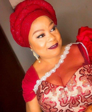 Sola Sobowale in Red Hot Ensemble for an Owambe Function