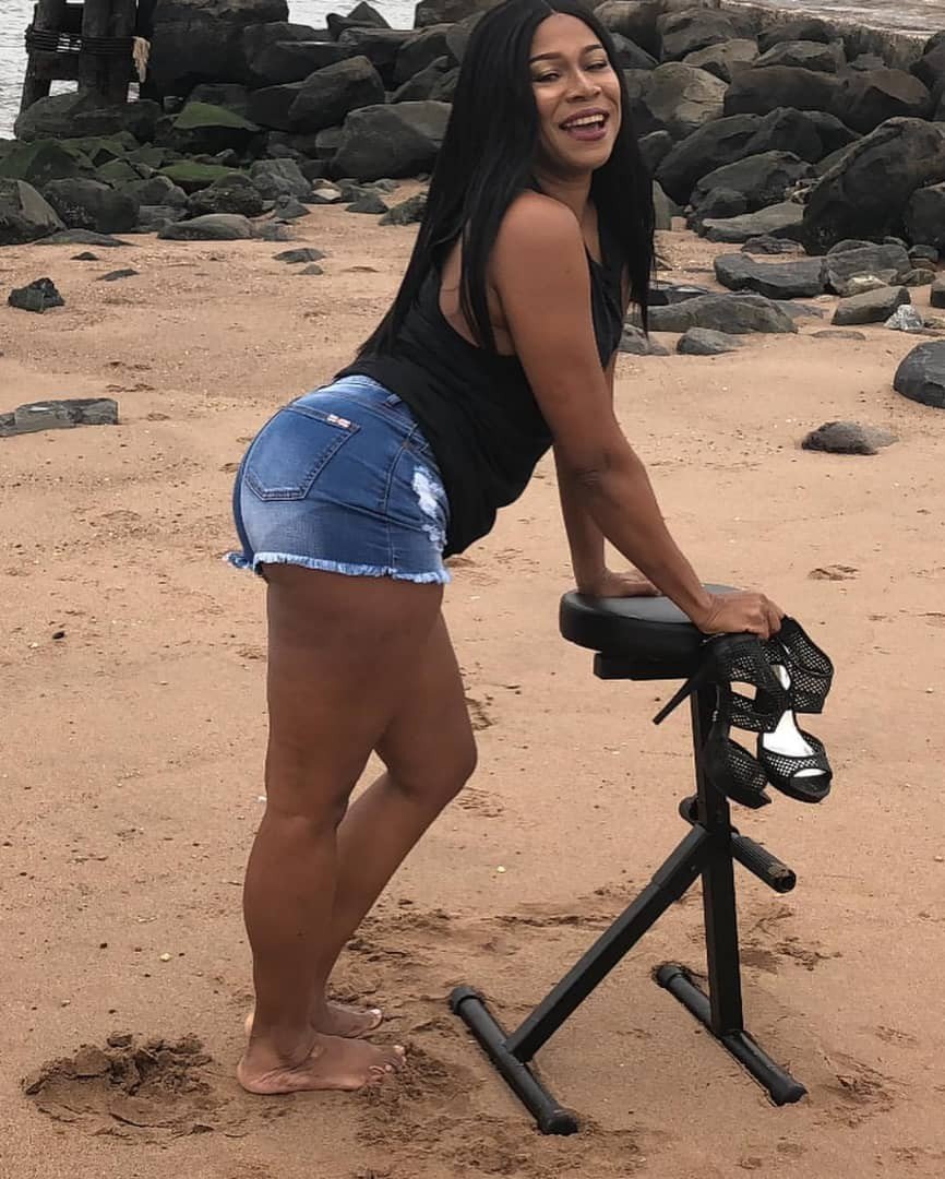 Regina Askia shares photos of her long sexy legs