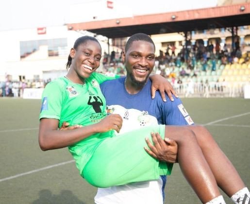 Check out this photo of Nigerian female footballer Asisat Oshoala and Tobi Bakre