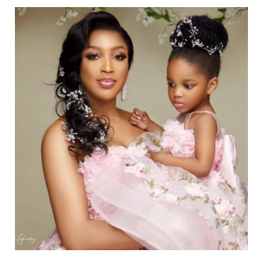 Dabota Lawson Dazzles with her Daughter in New Photos