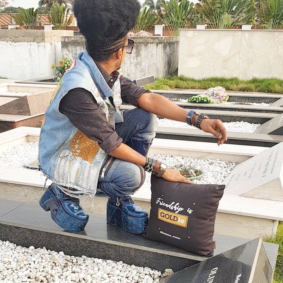 Denrele Edun Pays Visit to Goldie’s Graveside, 6 Years after her Passing