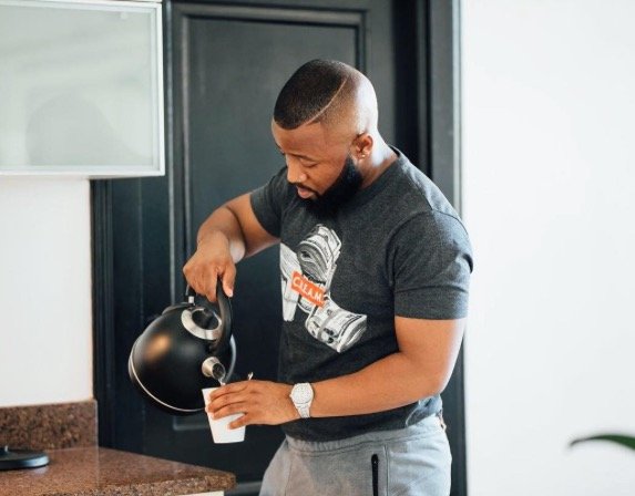 Cassper dishes out relationship advice to his fan