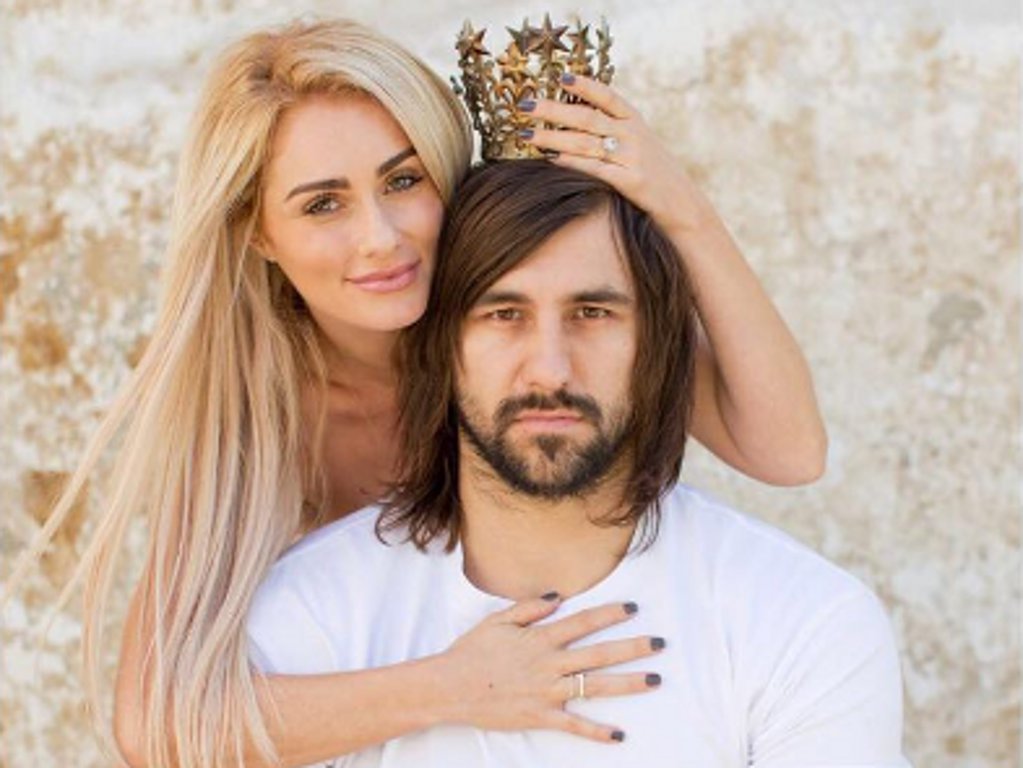 Angelique and Jacques Potgieter grace Huisgenoot cover with their newborn twins