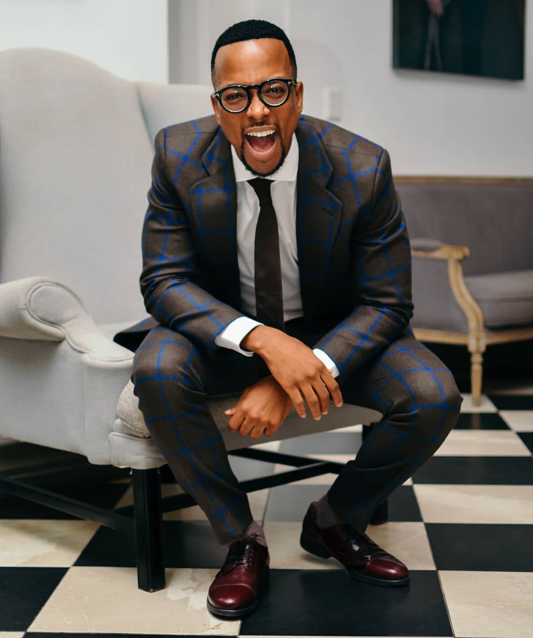 Maps Maponyane gives helping hand in Langrug community