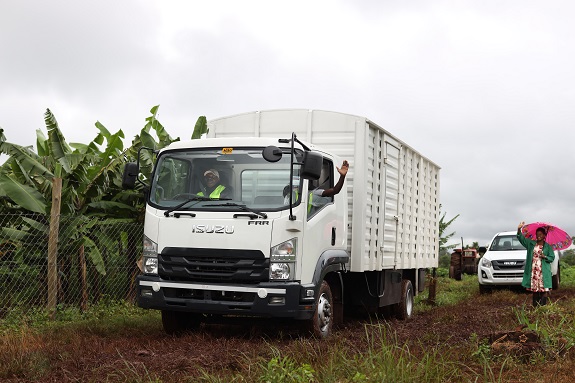 What does a business owner need to acquire a brand-new Isuzu truck and additional working capital?