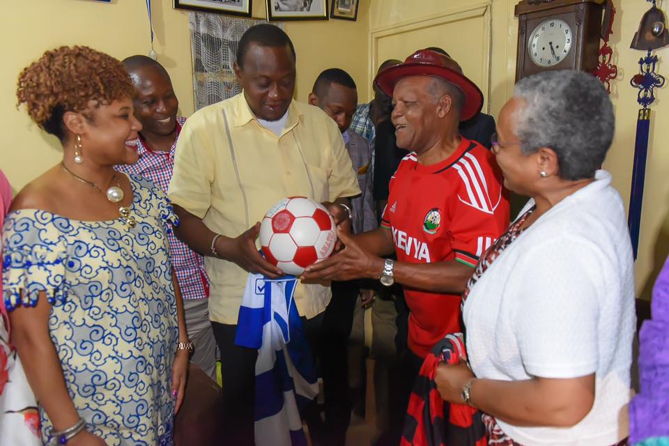 5 important things that President Uhuru did when he met sickly football legend Joe Kadenge