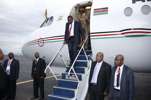 On April 22, 2015 President Uhuru’s plane was turned round mid-air en route to Dubai… Sensational post reveals why US DEA forced the presidential plane to re-route back IMMEDIATELY