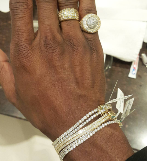 Diamond Platnumz rings and bracelet