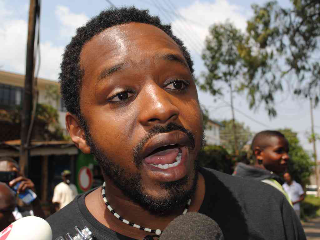 He’s truly the people’s hero! This is the unthinkable thing Boniface Mwangi made president Uhuru do